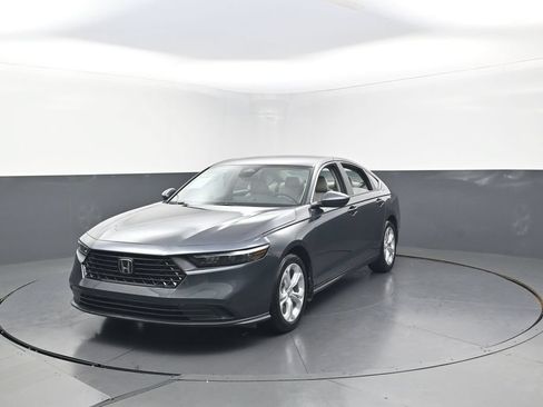 Used 2025 Honda Accord LX image 6