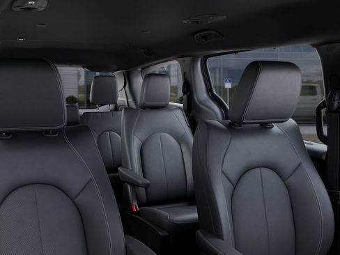 New 2026 Chrysler Pacifica Select AWD/4WD image 27