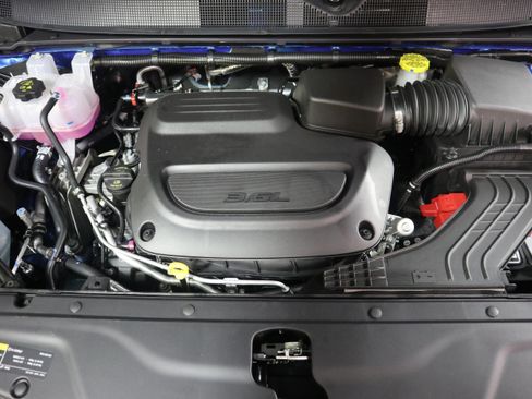 New 2026 Chrysler Pacifica Select image 14