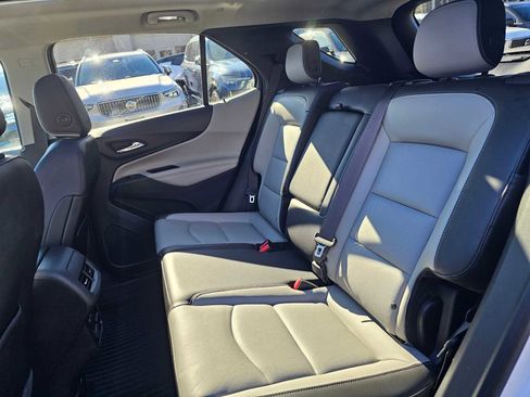Used 2018 Chevrolet Equinox Premier image 16