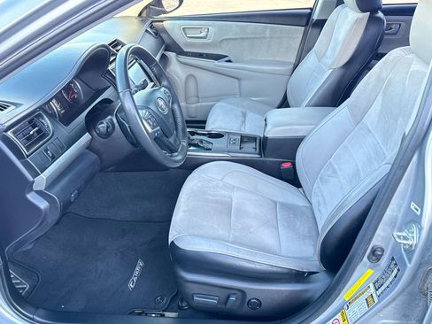 Used 2017 Toyota Camry XSE image 11
