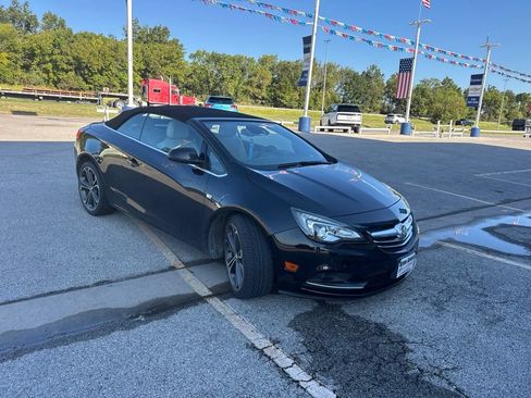 Used 2018 Buick Cascada Premium FWD image 2