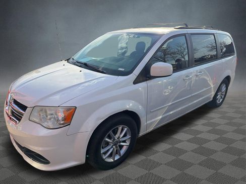 Used 2013 Dodge Grand Caravan SXT image 2