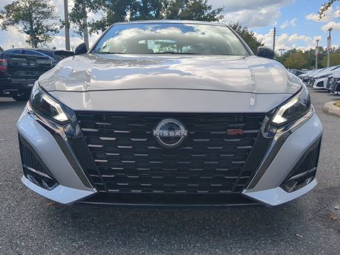 New 2025 Nissan Altima 2.5 SR image 9