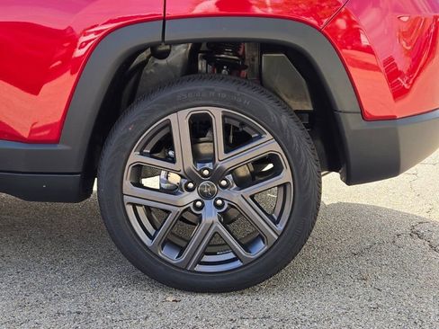 New 2026 Jeep Compass Limited w/ Limited Altitude Pack image 15