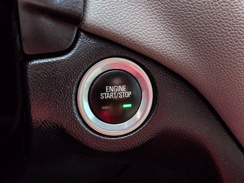 Used 2020 Chevrolet Equinox LT image 21