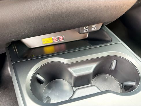 Used 2025 Lexus UX 300h FWD image 32