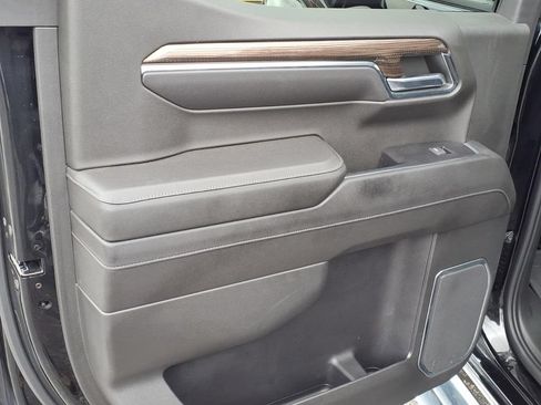 Used 2022 Chevrolet Silverado 1500 LT AWD/4WD image 9