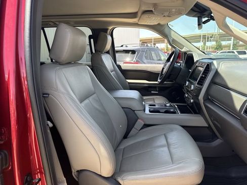 Used 2020 Ford Expedition XLT w/ Equipment Group 202A RWD image 30