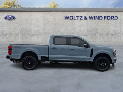 Used 2024 Ford F250 Lariat w/ Black Appearance Package image 7