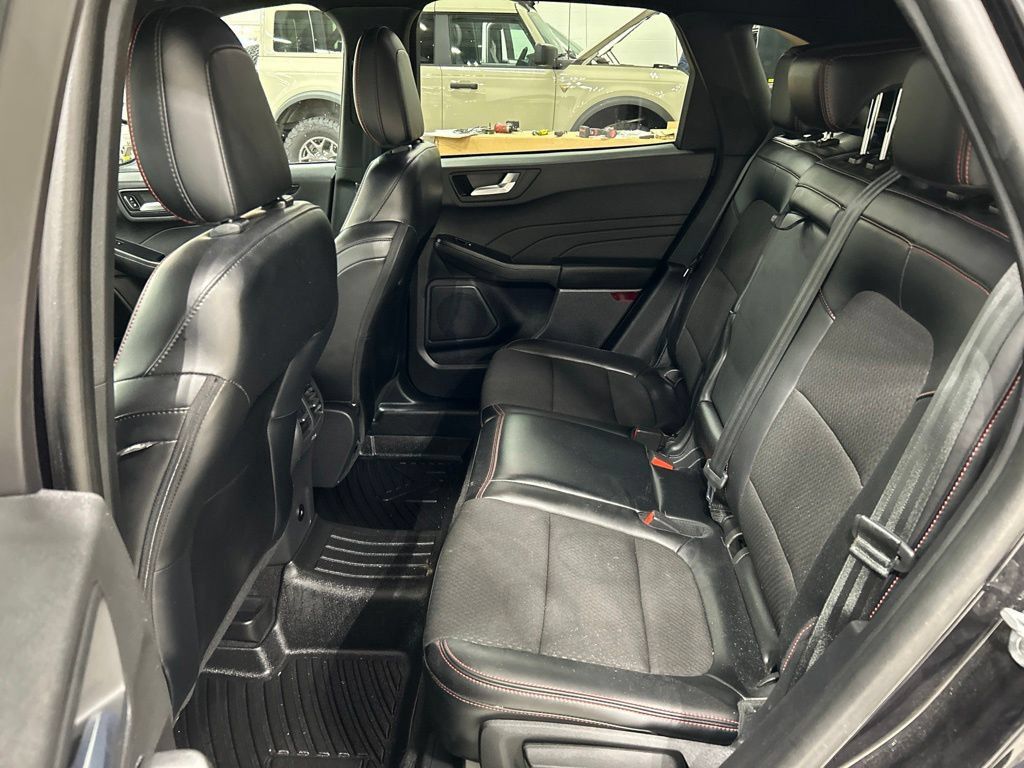 Used 2024 Ford Escape ST-Line AWD/4WD image 25