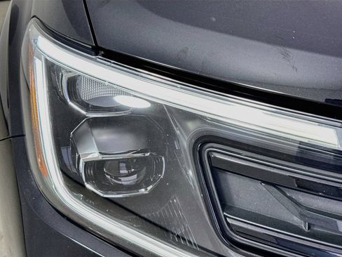 Used 2024 Volkswagen Atlas Cross Sport SE FWD image 37