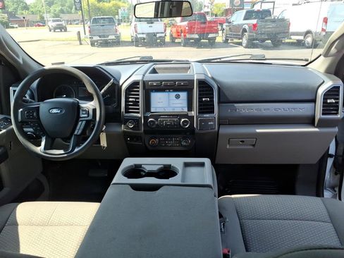 Used 2019 Ford F350 XLT w/ XLT Premium Package AWD/4WD image 11