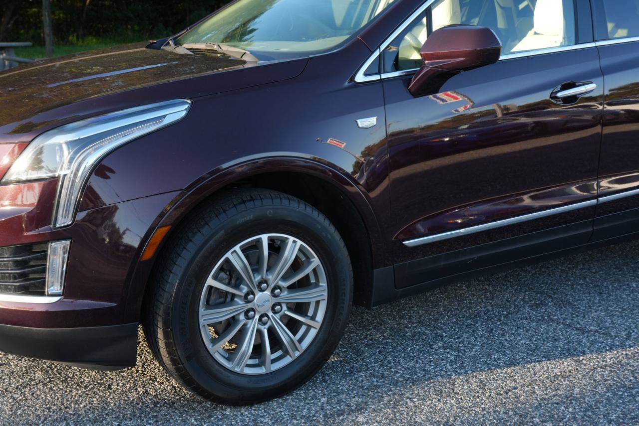 Used 2018 Cadillac XT5 Luxury w/ Driver Awareness Package FWD image 11