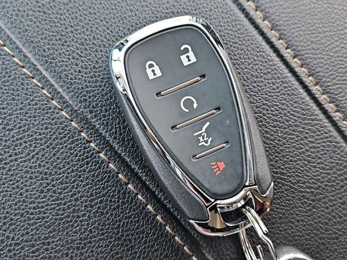 Used 2020 Chevrolet Traverse LT image 35