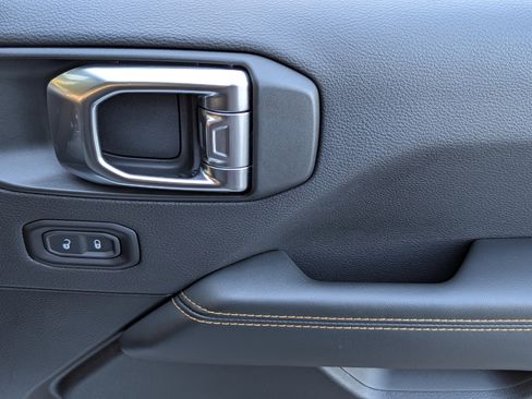 Used 2025 Jeep Wrangler Backcountry image 22