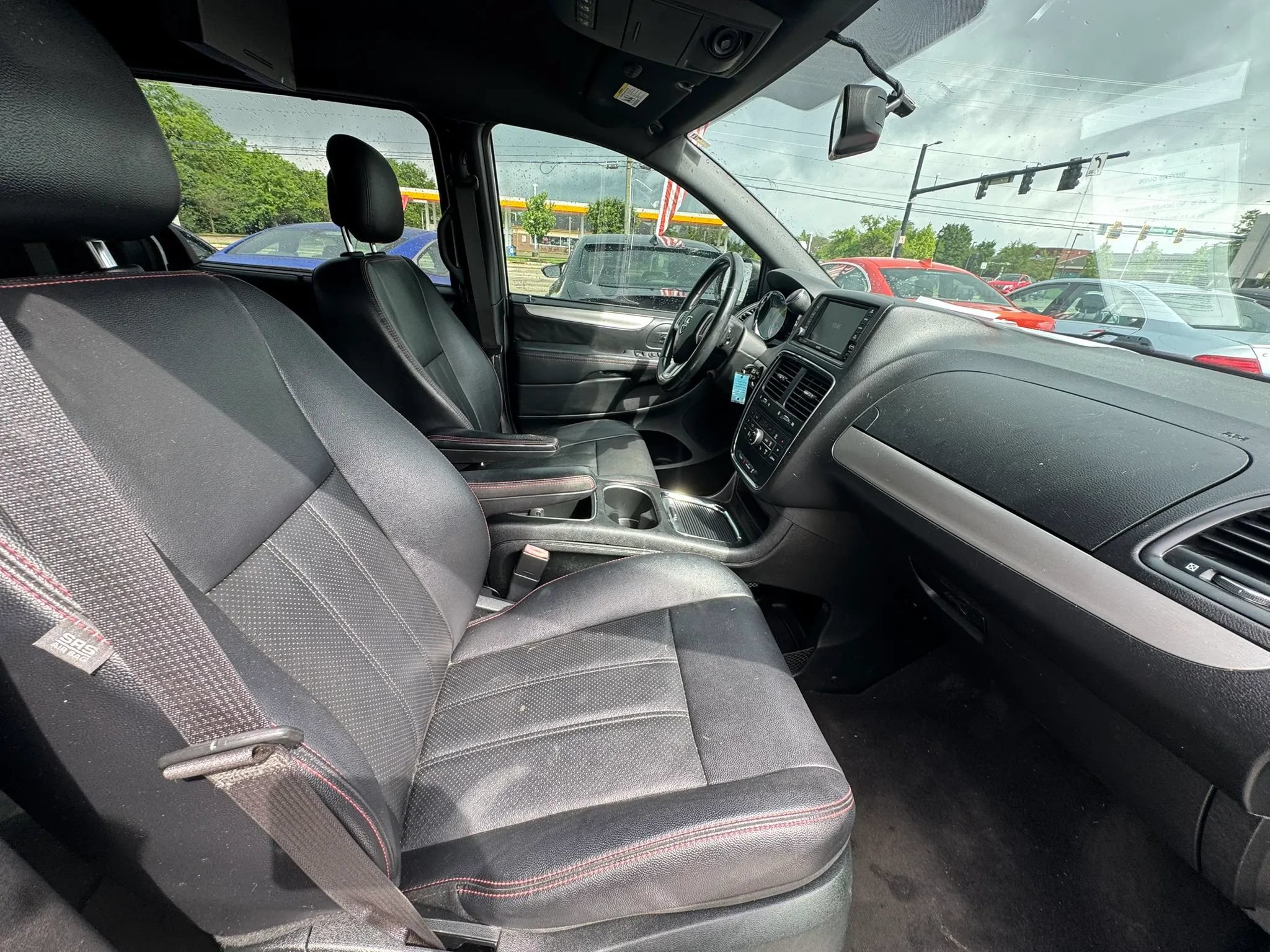Used 2018 Dodge Grand Caravan GT FWD image 29