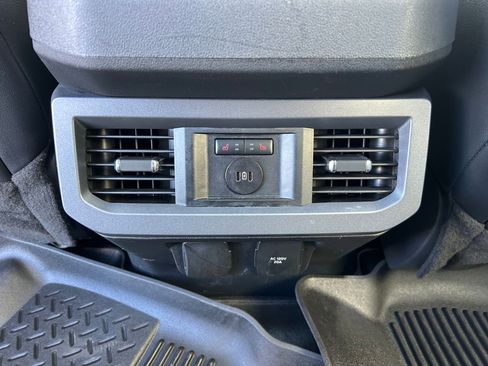 Used 2024 Ford F350 Lariat w/ Lariat Ultimate Package AWD/4WD image 25