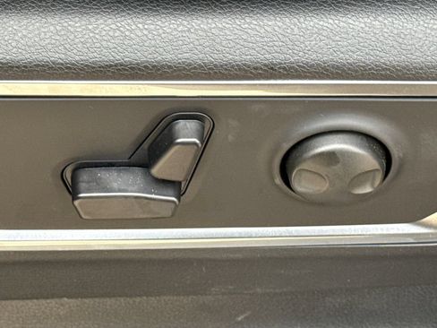 New 2026 RAM 1500 Laramie AWD/4WD image 21
