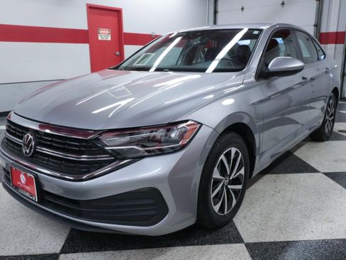 Used 2024 Volkswagen Jetta S image 5