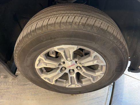 Used 2025 GMC Sierra 1500 SLT image 5