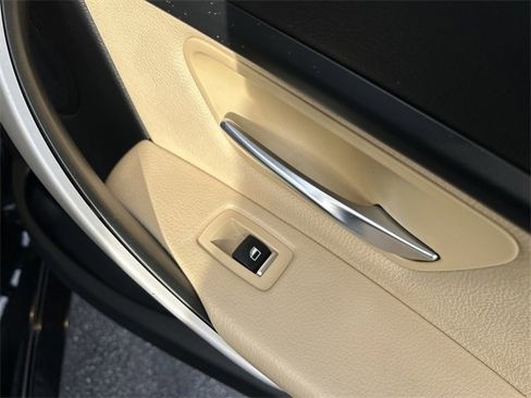 Used 2018 BMW 320i Sedan w/ Convenience Package image 20