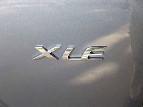 Used 2023 Toyota Corolla Cross XLE image 13