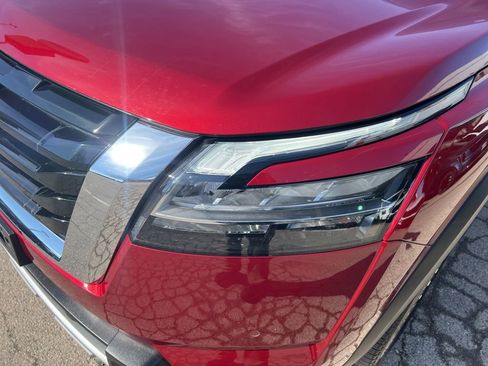 Certified 2024 Nissan Pathfinder Platinum image 29
