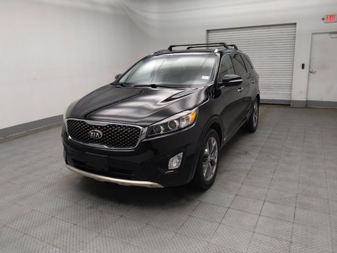 Used 2017 Kia Sorento SX image 2
