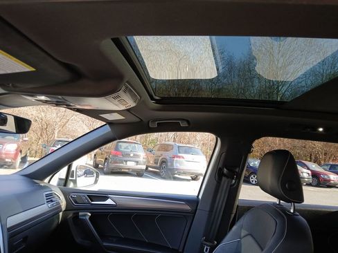 Used 2022 Volkswagen Tiguan SEL R-Line image 22