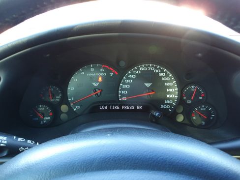 Used 2002 Chevrolet Corvette 2dr Cpe w/ Preferred Equipment Group2 image 13