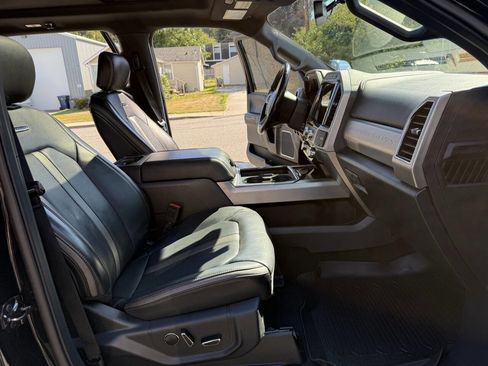 Used 2022 Ford F350 Platinum image 15