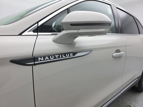 Used 2020 Lincoln Nautilus Reserve w/ Equipment Group 201A image 58