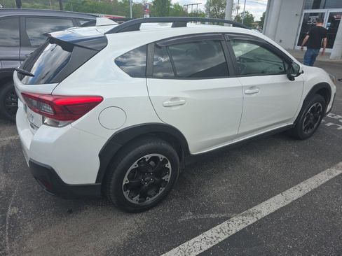 Used 2022 Subaru Crosstrek 2.0i Premium w/ Moonroof Package image 7