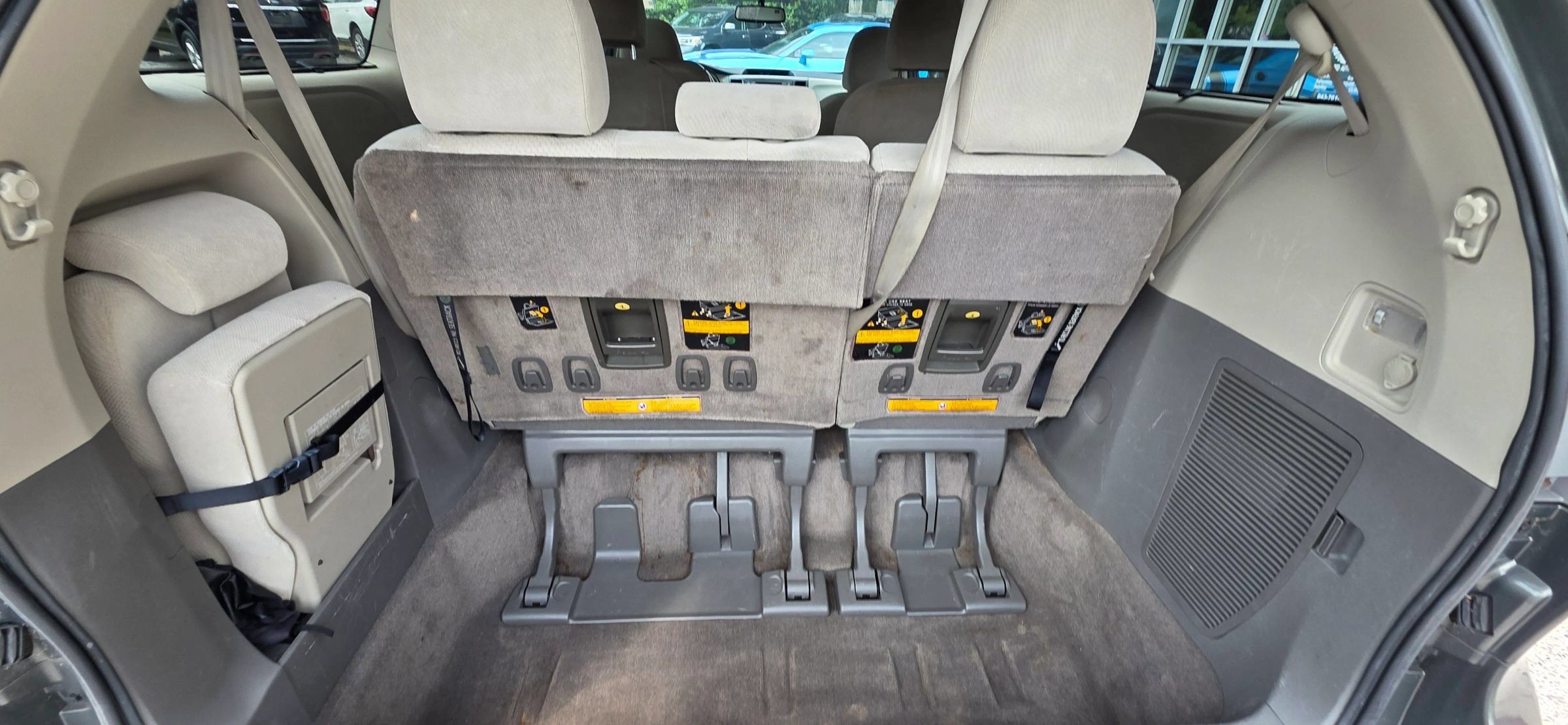 Used 2013 Toyota Sienna LE FWD image 20
