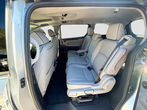 Used 2023 Honda Odyssey Elite image 24