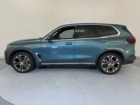 Certified 2024 BMW X5 sDrive40i w/ Premium Package image 2