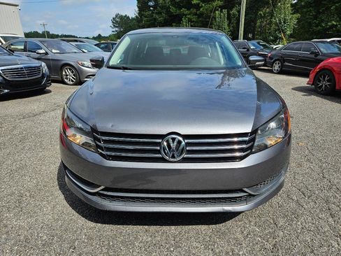 Used 2013 Volkswagen Passat S image 3