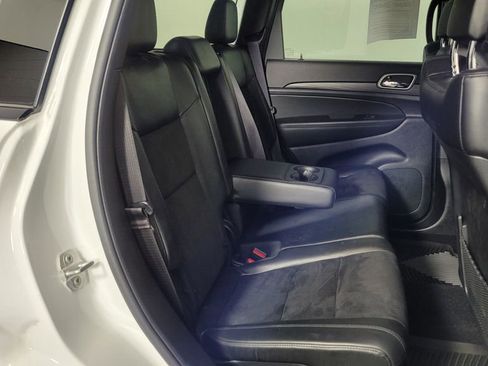 Used 2022 Jeep Grand Cherokee Laredo X image 37