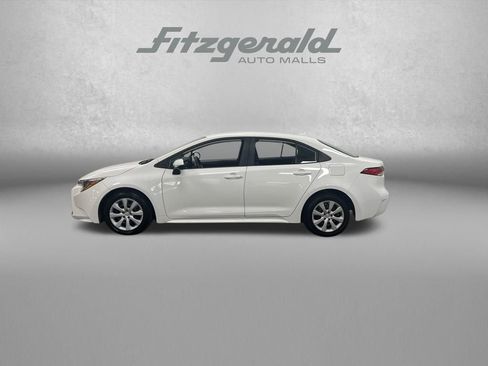 Used 2024 Toyota Corolla LE image 2