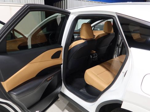 Used 2024 Lexus RX 350 Premium w/ Convenience Package FWD image 16