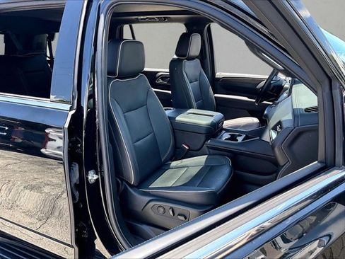 Used 2023 Chevrolet Tahoe Premier w/ Premium Package RWD image 9