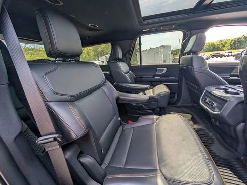 Used 2025 Ford Expedition Tremor AWD/4WD image 19