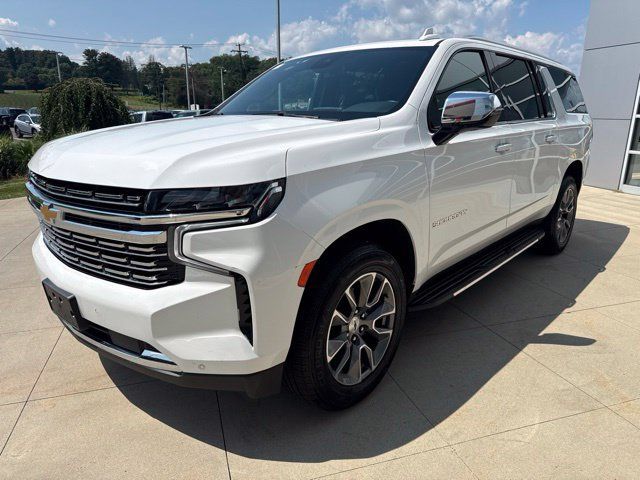 Used 2023 Chevrolet Suburban Premier RWD image 3