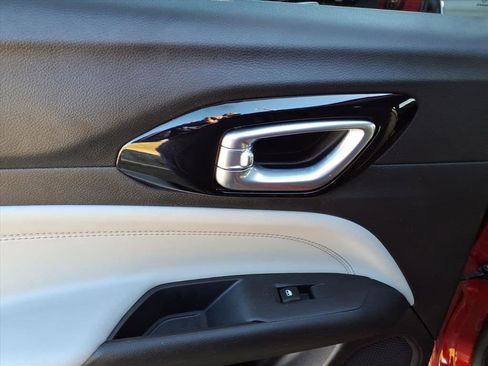 Used 2024 Jeep Compass Limited image 8