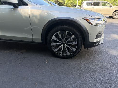 Used 2021 Volvo V90 T6 Cross Country AWD/4WD image 13