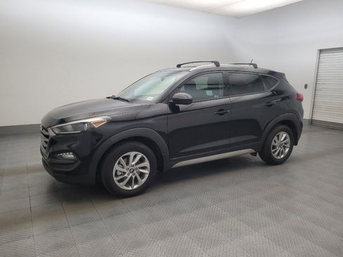 Used 2017 Hyundai Tucson SE AWD/4WD image 2