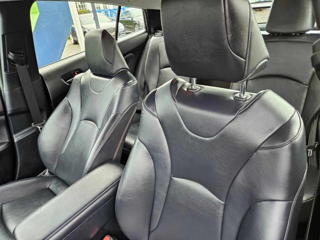 Used 2019 Toyota Prius XLE AWD/4WD image 13