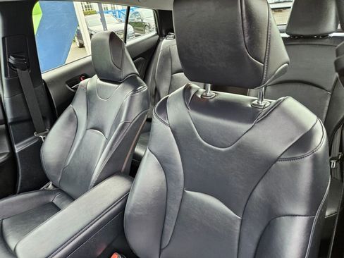 Used 2019 Toyota Prius XLE AWD/4WD image 13