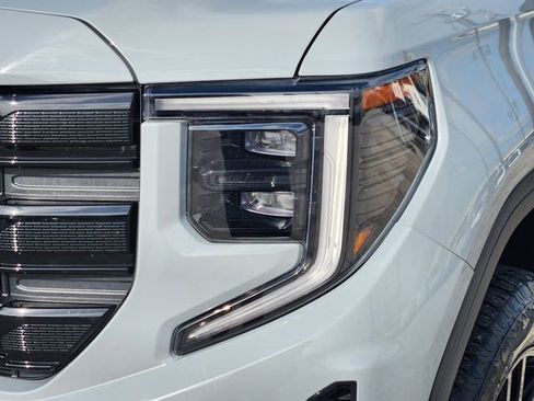 Used 2024 GMC Sierra 1500 Elevation w/ Preferred Package image 9